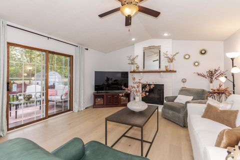 Tiny photo for 8 Edgewood Court, Bloomington, IL 61701 (MLS # 12496942)