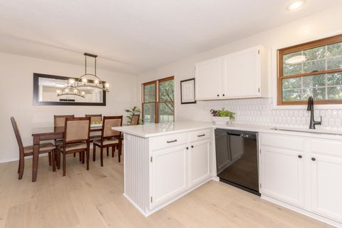 Tiny photo for 8 Edgewood Court, Bloomington, IL 61701 (MLS # 12496942)