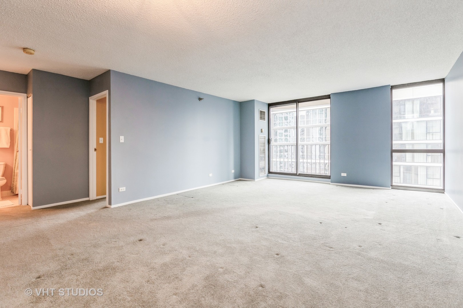 70 W Huron Street 1607