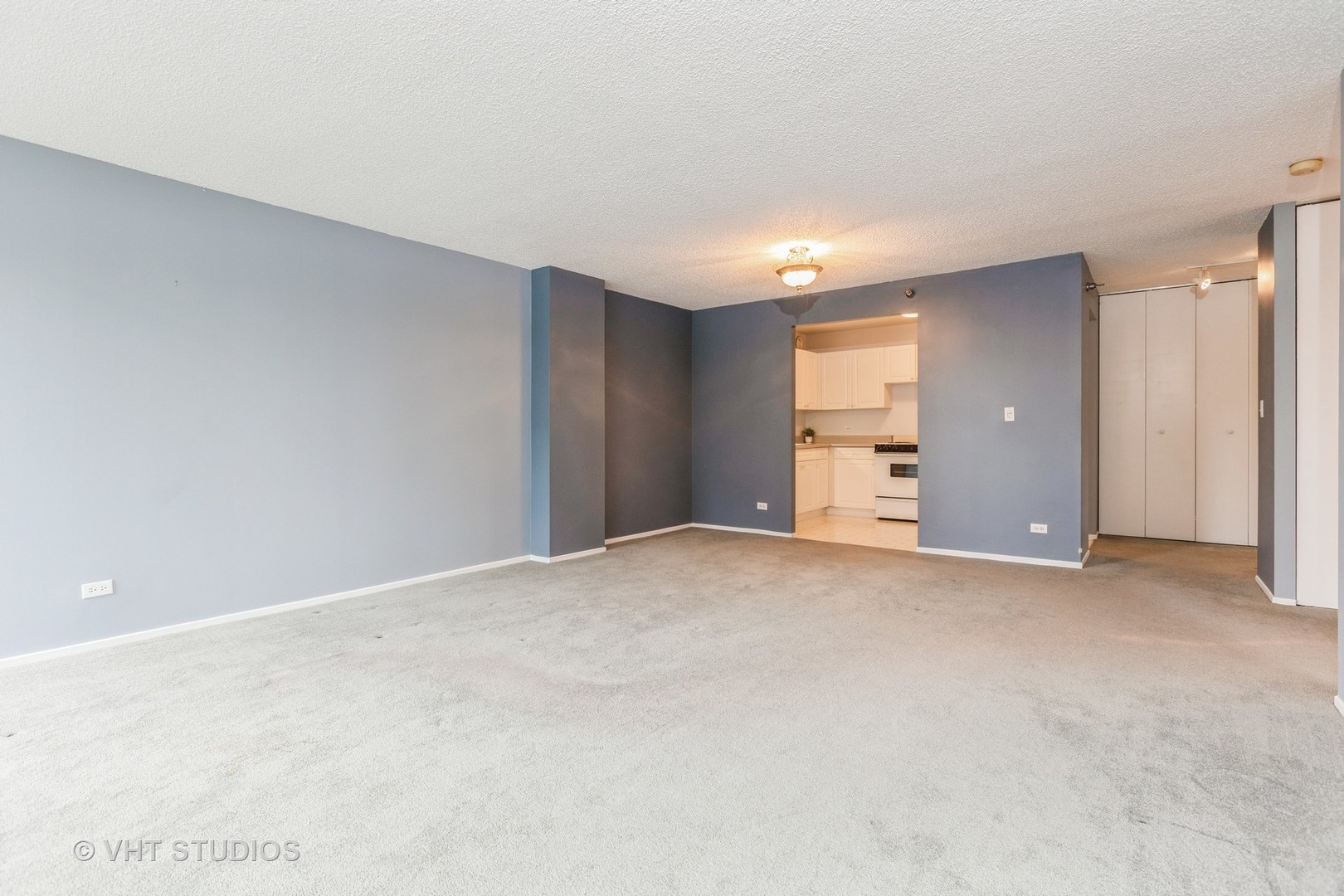 70 W Huron Street 1607