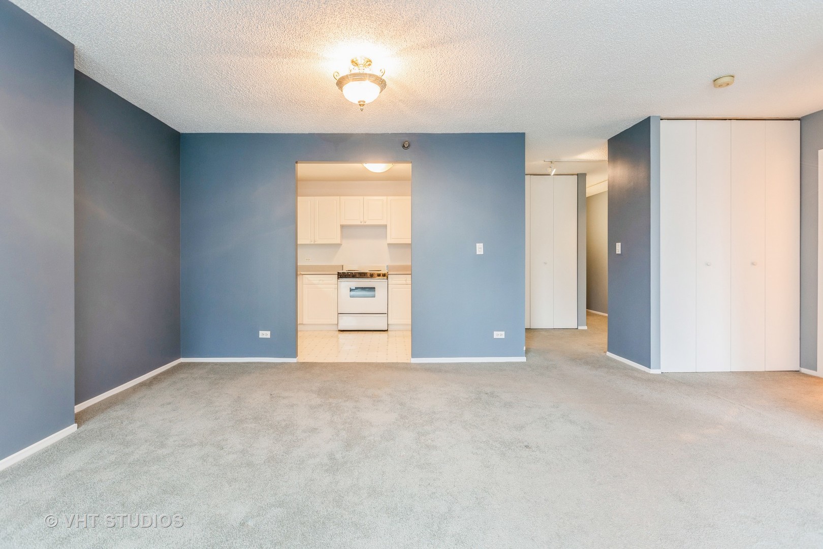 70 W Huron Street 1607