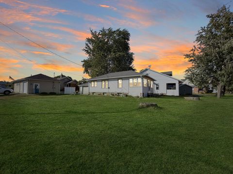Tiny photo for 1902 Chicago Avenue, Savanna, IL 61074 (MLS # 12486994)