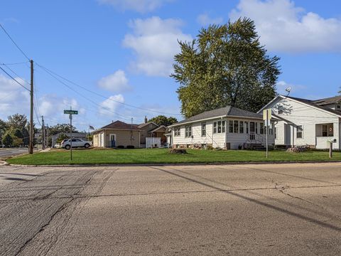 Tiny photo for 1902 Chicago Avenue, Savanna, IL 61074 (MLS # 12486994)