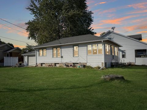 Photo of 1902 Chicago Avenue, Savanna, IL 61074 (MLS # 12486994)