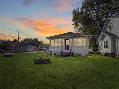 Tiny photo for 1902 Chicago Avenue, Savanna, IL 61074 (MLS # 12486994)