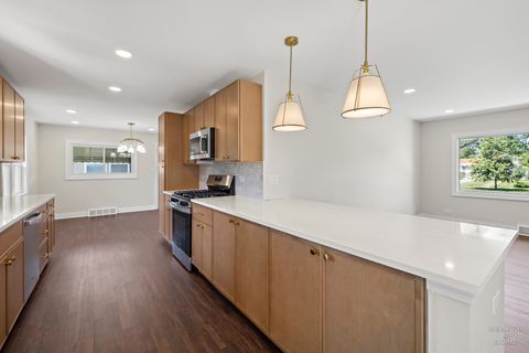 Tiny photo for 49 King Lane, Des Plaines, IL 60016 (MLS # 12675288)