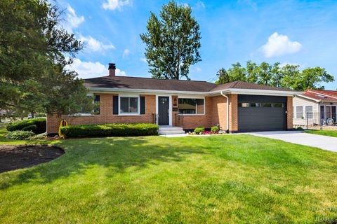 Photo of 49 King Lane, Des Plaines, IL 60016 (MLS # 12675288)