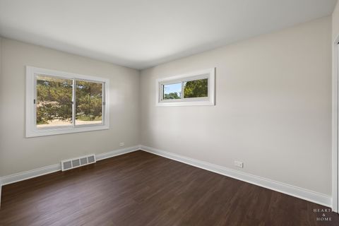 Tiny photo for 49 King Lane, Des Plaines, IL 60016 (MLS # 12675288)