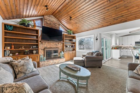 Tiny photo for 619 W End Road, Roselle, IL 60172 (MLS # 12541216)