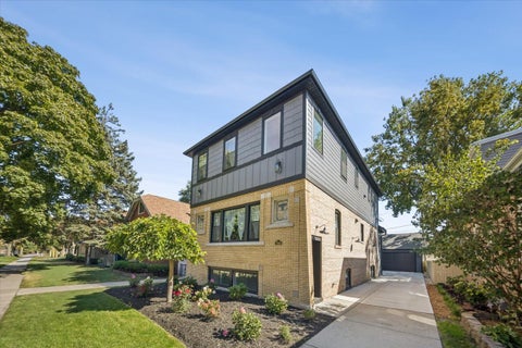 Tiny photo for 7048 26th Parkway, Berwyn, IL 60402 (MLS # 12781216)
