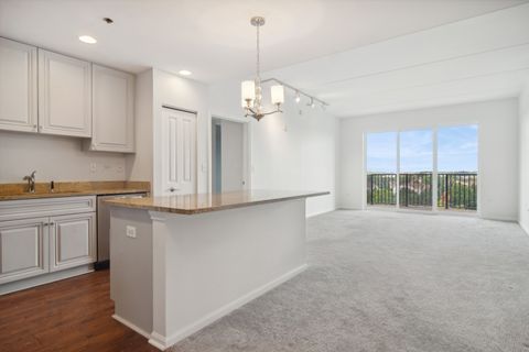 Tiny photo for 1199 E Port Clinton Road #607, Vernon Hills, IL 60061 (MLS # 12646583)