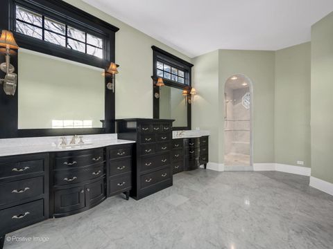 Tiny photo for 48 FOREST GATE Circle, Oak Brook, IL 60523 (MLS # 12532017)