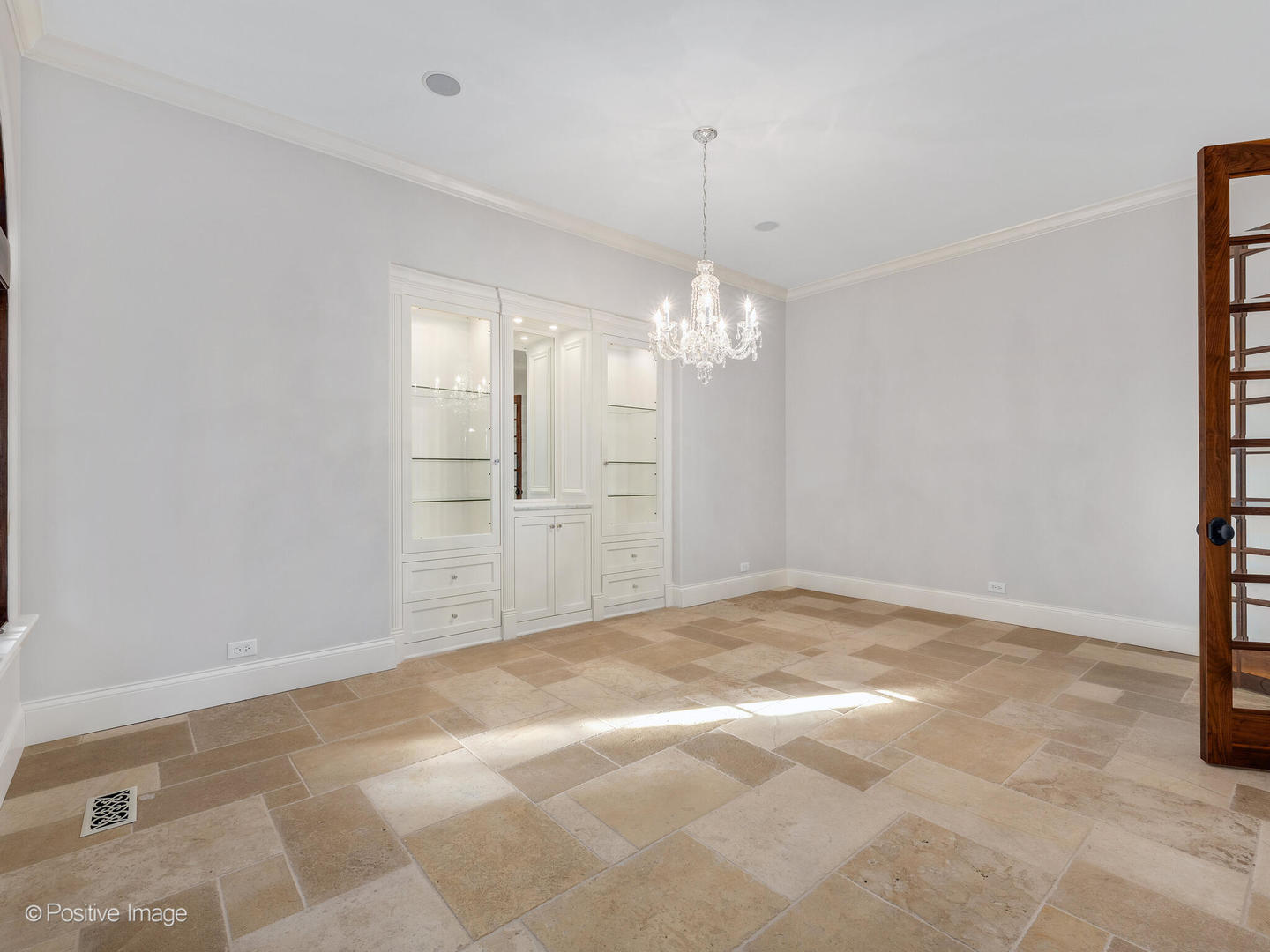 48 FOREST GATE Circle