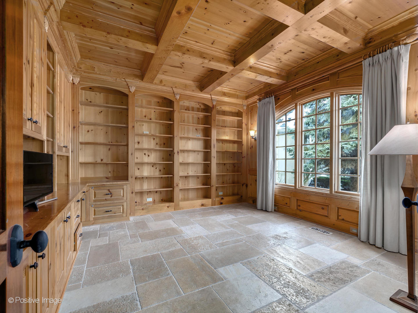 48 FOREST GATE Circle