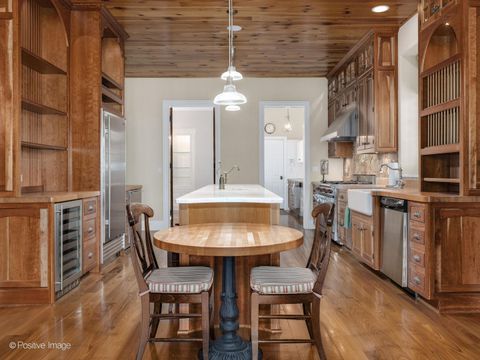 Tiny photo for 48 FOREST GATE Circle, Oak Brook, IL 60523 (MLS # 12532017)