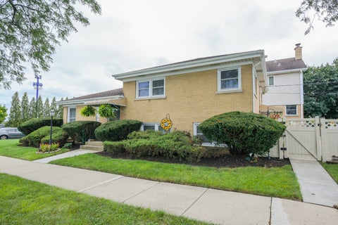 Tiny photo for 8662 N Ozark Avenue, Niles, IL 60714 (MLS # 12784006)