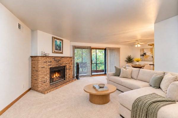 9165 NORTH RD APT F, PALOS HILLS, IL 60465 - Image f01e9fba3ee35a6768f38ddd0953bde4/2372217641