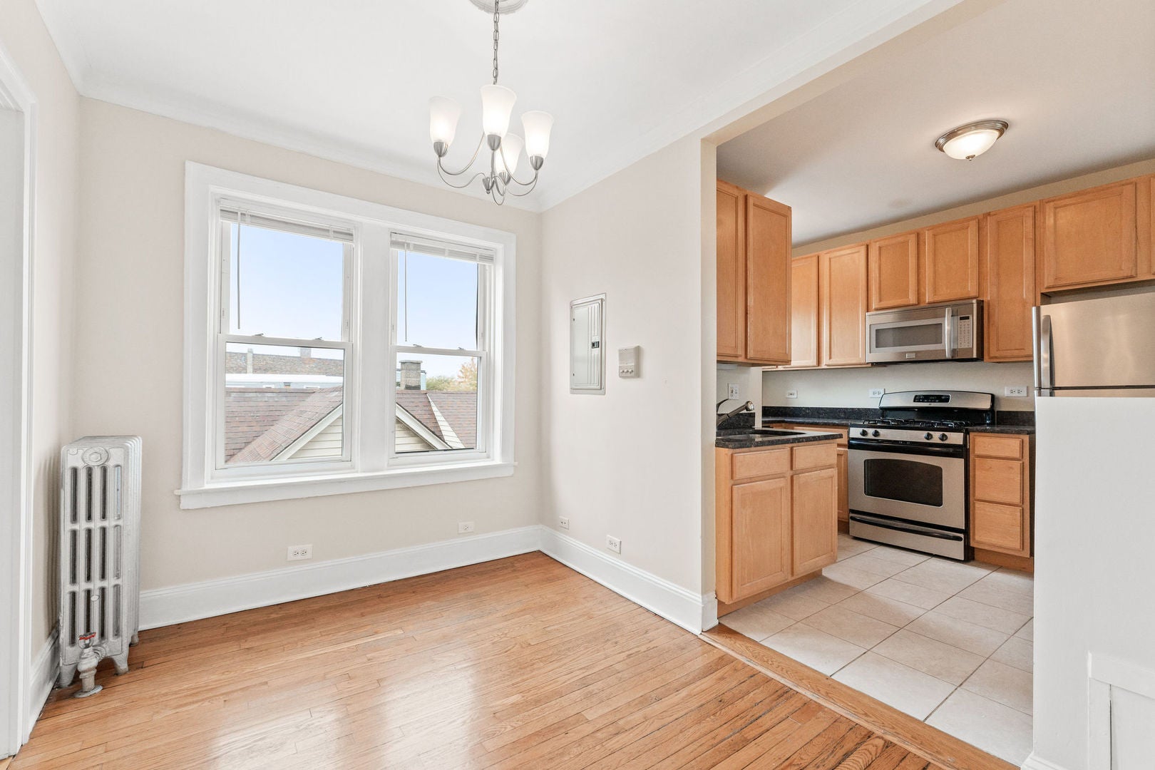 3608 W DICKENS Avenue 3