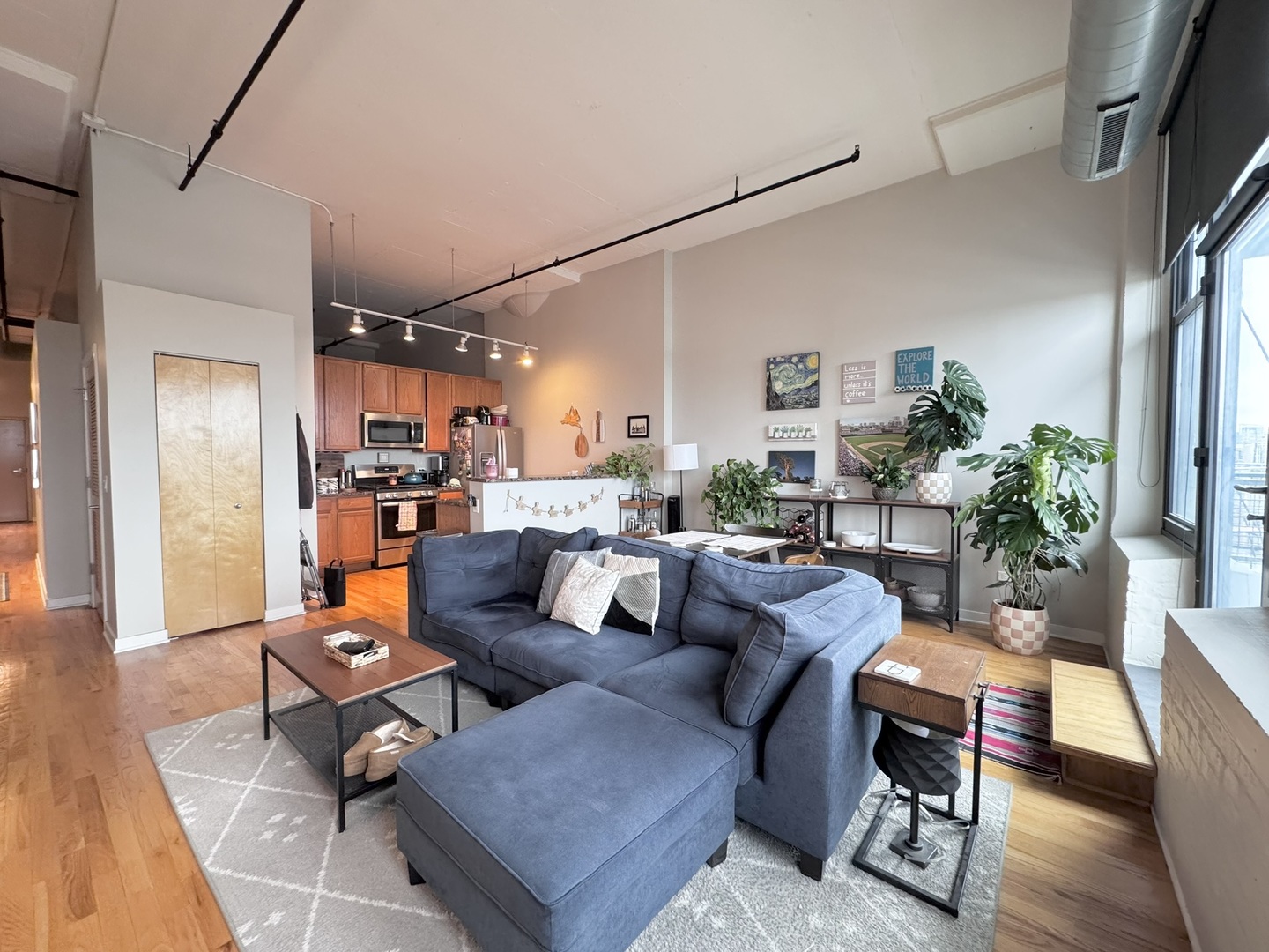 1224 W Van Buren Street 506