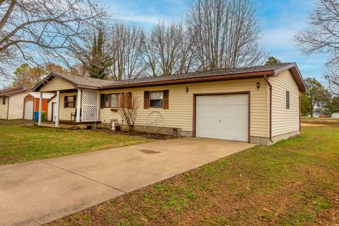 Tiny photo for 407 N Sims Street, Royalton, IL 62983 (MLS # 12590329)