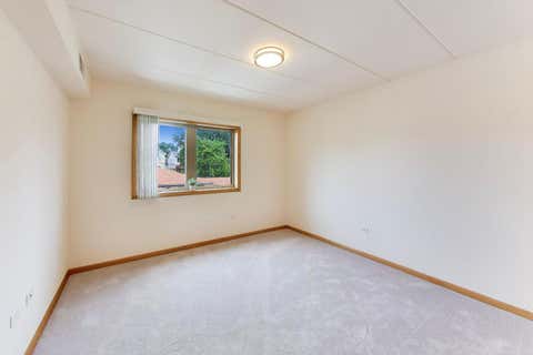 Tiny photo for 4401 Pershing Avenue #2N, Downers Grove, IL 60515 (MLS # 12738904)