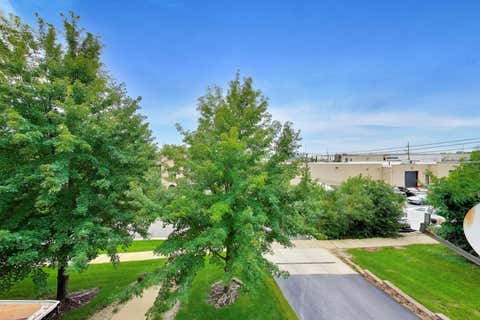 Tiny photo for 4401 Pershing Avenue #2N, Downers Grove, IL 60515 (MLS # 12738904)