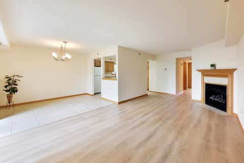 Tiny photo for 4401 Pershing Avenue #2N, Downers Grove, IL 60515 (MLS # 12738904)