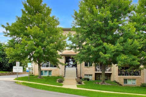 Photo of 4401 Pershing Avenue #2N, Downers Grove, IL 60515 (MLS # 12738904)