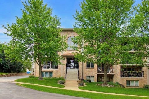 Photo of 4401 Pershing Avenue #2N, Downers Grove, IL 60515 (MLS # 12738904)