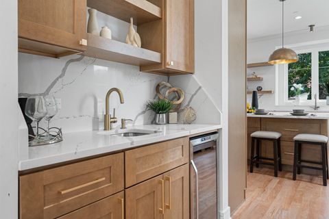 Tiny photo for 1705 S Prospect Avenue, Park Ridge, IL 60068 (MLS # 12497099)