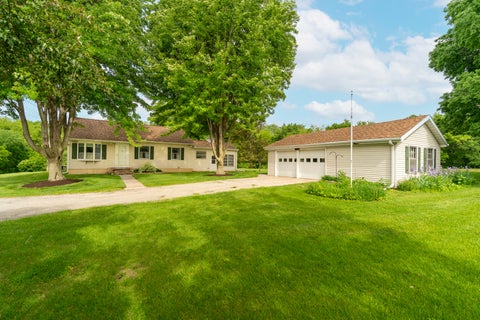 Photo of 698 N 2853rd Road, Lasalle, IL 61301 (MLS # 12659185)