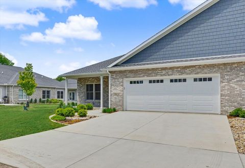 Photo of 306 E Pine Street, Fairbury, IL 61739 (MLS # 12649099)