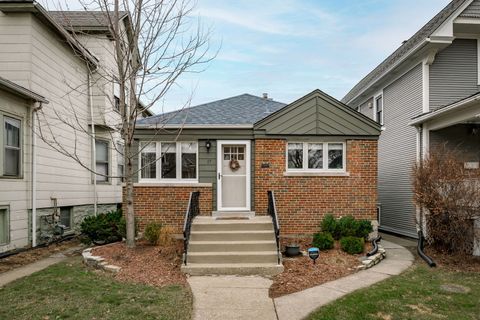 Photo of 17 Ashland Avenue, River Forest, IL 60305 (MLS # 12585439)