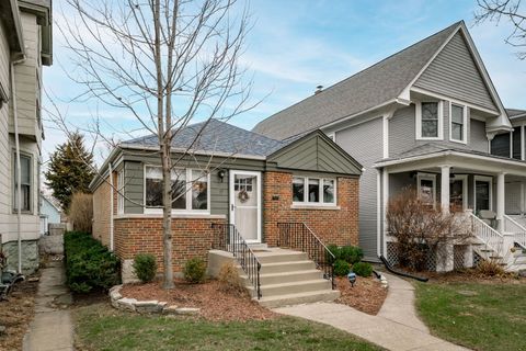 Tiny photo for 17 Ashland Avenue, River Forest, IL 60305 (MLS # 12585439)