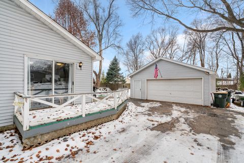 Tiny photo for 1226 Lakewood Drive, Lake Holiday, IL 60552 (MLS # 12531654)