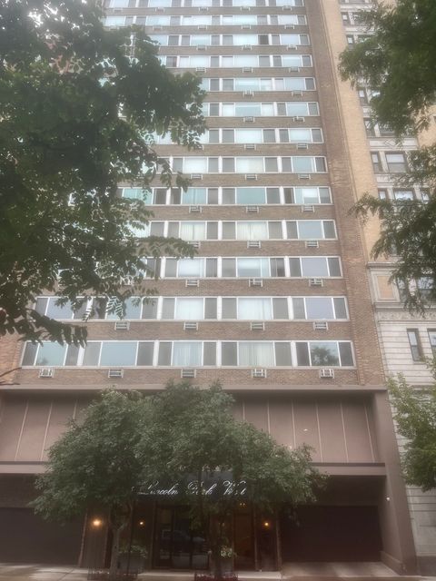 Photo of 2144 N Lincoln Park PARK W #12C, Chicago, IL 60614 (MLS # 12689306)