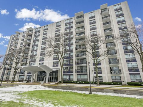 Photo of 9009 Golf Road #2A, Des Plaines, IL 60016 (MLS # 12528394)