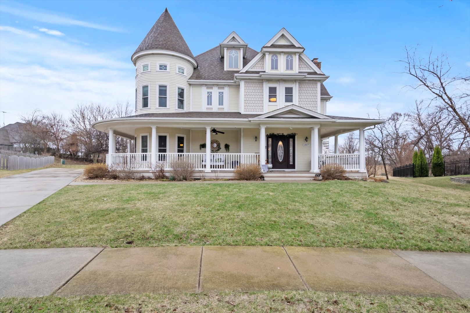 1307 Pleasant Knoll Court