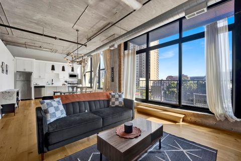 Tiny photo for 1516 S Wabash Avenue #401, Chicago, IL 60605 (MLS # 12464786)