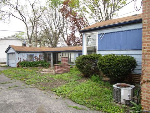 Tiny photo for 240 Linden Avenue, Bellwood, IL 60104 (MLS # 12370692)