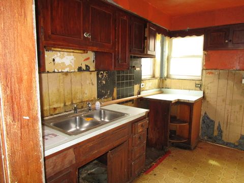 Tiny photo for 240 Linden Avenue, Bellwood, IL 60104 (MLS # 12370692)