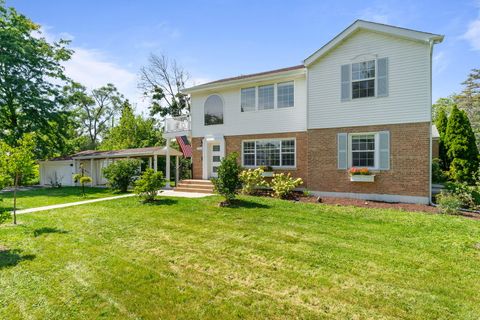 Photo of 201 W Potomac Avenue, Lombard, IL 60148 (MLS # 12471796)
