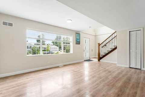 Tiny photo for 201 W Potomac Avenue, Lombard, IL 60148 (MLS # 12471796)