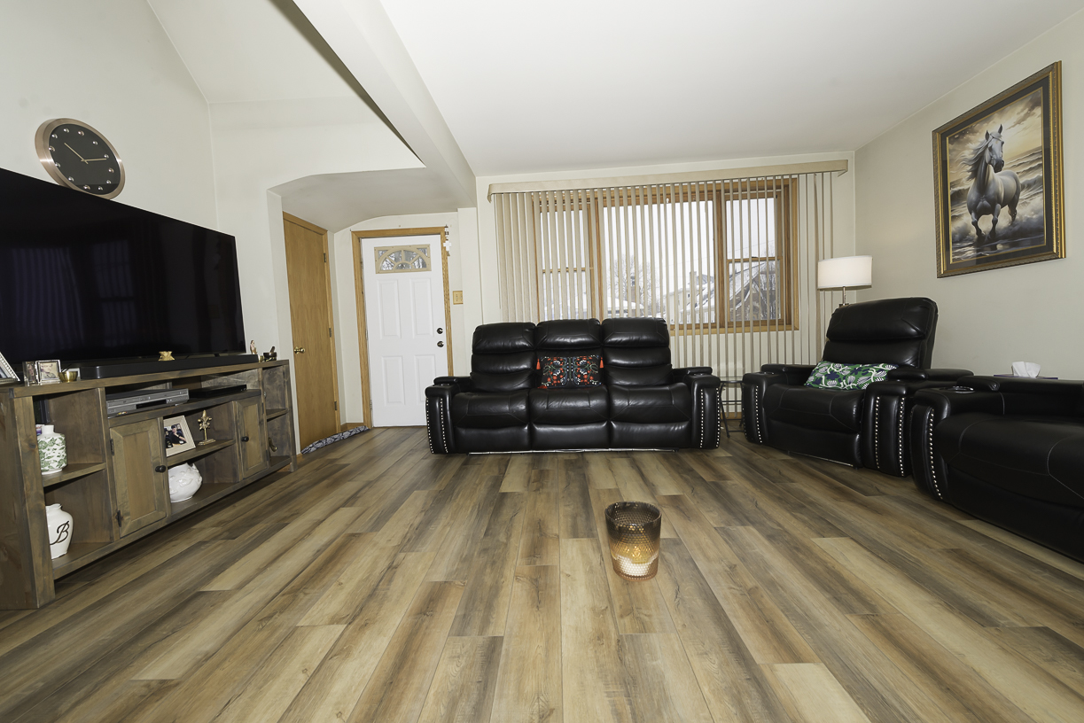 3916 N Pontiac Avenue