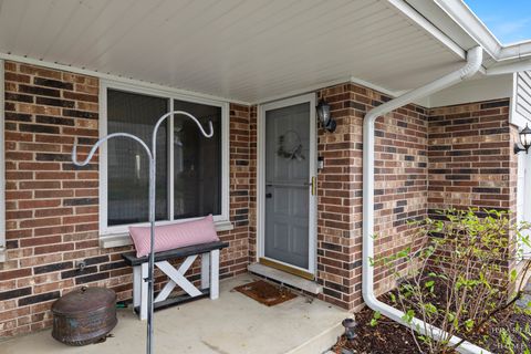 Tiny photo for 1955 N Heritage Drive, Palatine, IL 60074 (MLS # 12613997)