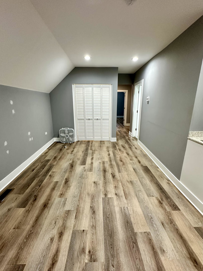 2713 W Gladys Avenue 3