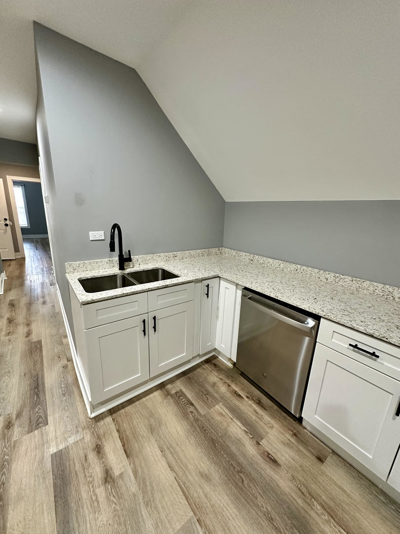 2713 W Gladys Avenue 3