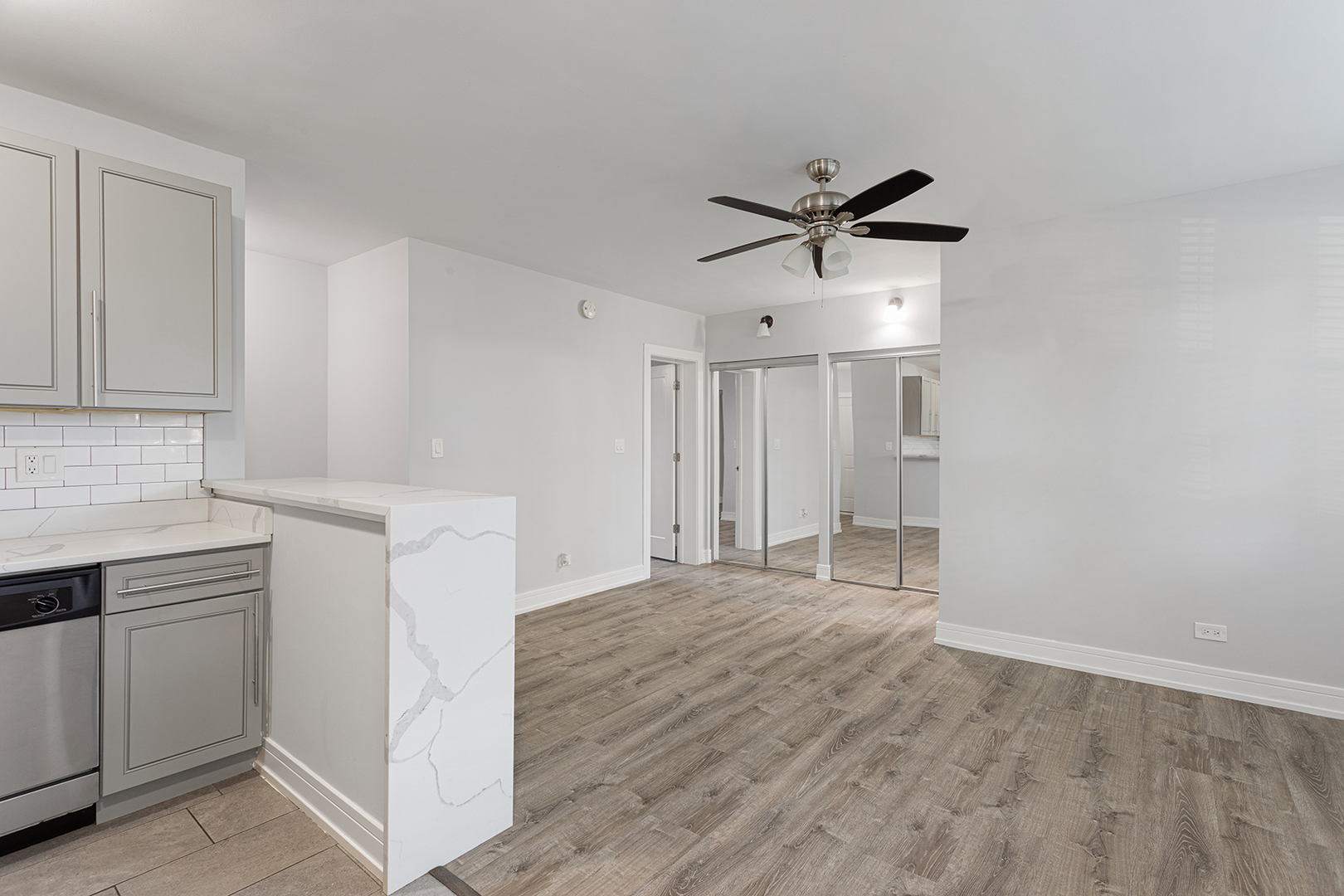 1521 W Sherwin Avenue 501