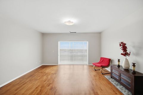 Tiny photo for 390 W Mahogany Court #606, Palatine, IL 60067 (MLS # 12509744)