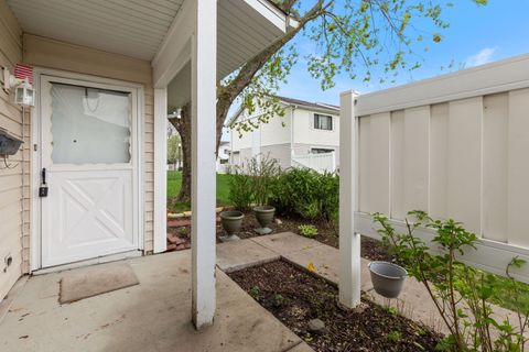 Tiny photo for 236 N WATERFORD Drive, Schaumburg, IL 60194 (MLS # 12592751)